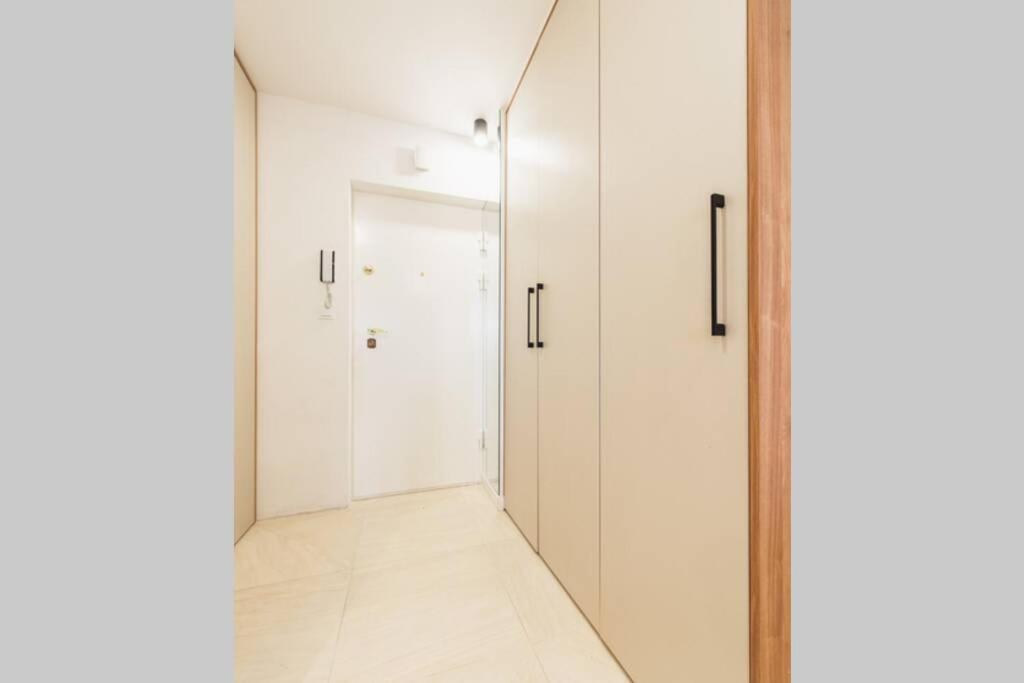 Rondo Onz P&O Serviced Apartments ワルシャワ エクステリア 写真