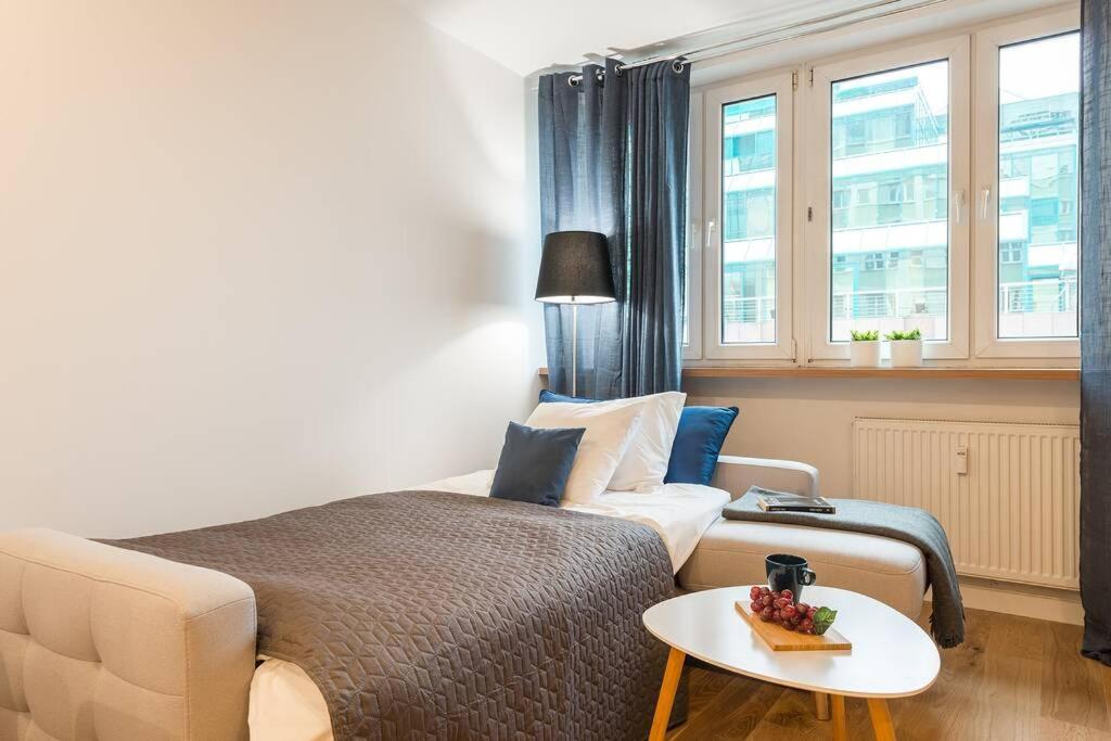 Rondo Onz P&O Serviced Apartments ワルシャワ エクステリア 写真