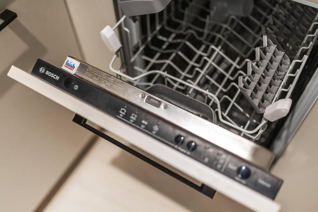Rondo Onz P&O Serviced Apartments ワルシャワ エクステリア 写真